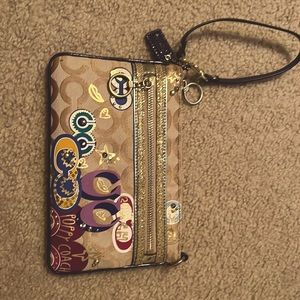 Coach Signature Poppy Large Wristlet